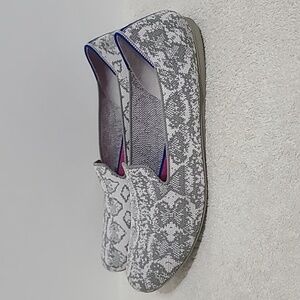 Rothys The Flat Ivory Grey Snake Pattern Round Toe Shoes Women's Size 12